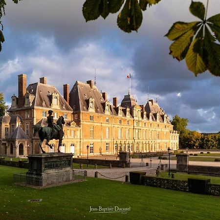 La Verriere. Les Locations Isahora C'Est Aussi Plusieurs Appart' De Standing A 2 Pas Du Chateau D'Eu, Des Falaises Du Treport, De Mers Les Bains Et Aux Portes De La Baie De Somme Eu (Seine-Maritime) Buitenkant foto