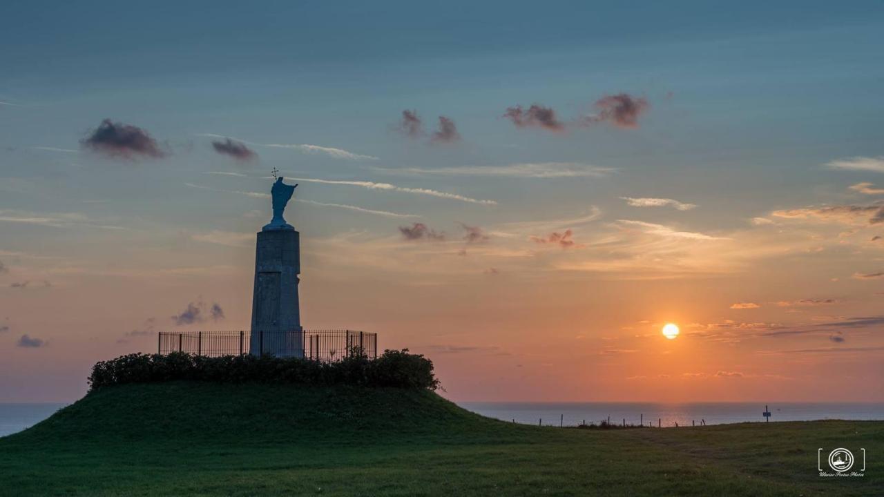 La Verriere. Les Locations Isahora C'Est Aussi Plusieurs Appart' De Standing A 2 Pas Du Chateau D'Eu, Des Falaises Du Treport, De Mers Les Bains Et Aux Portes De La Baie De Somme Eu (Seine-Maritime) Buitenkant foto