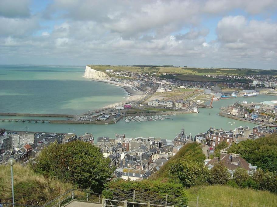 La Verriere. Les Locations Isahora C'Est Aussi Plusieurs Appart' De Standing A 2 Pas Du Chateau D'Eu, Des Falaises Du Treport, De Mers Les Bains Et Aux Portes De La Baie De Somme Eu (Seine-Maritime) Buitenkant foto