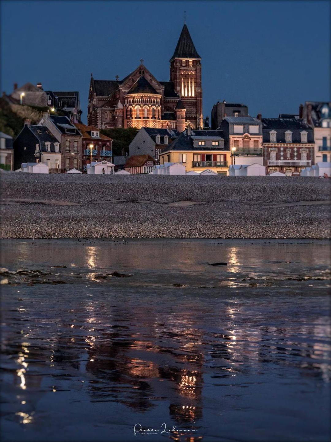 La Verriere. Les Locations Isahora C'Est Aussi Plusieurs Appart' De Standing A 2 Pas Du Chateau D'Eu, Des Falaises Du Treport, De Mers Les Bains Et Aux Portes De La Baie De Somme Eu (Seine-Maritime) Buitenkant foto