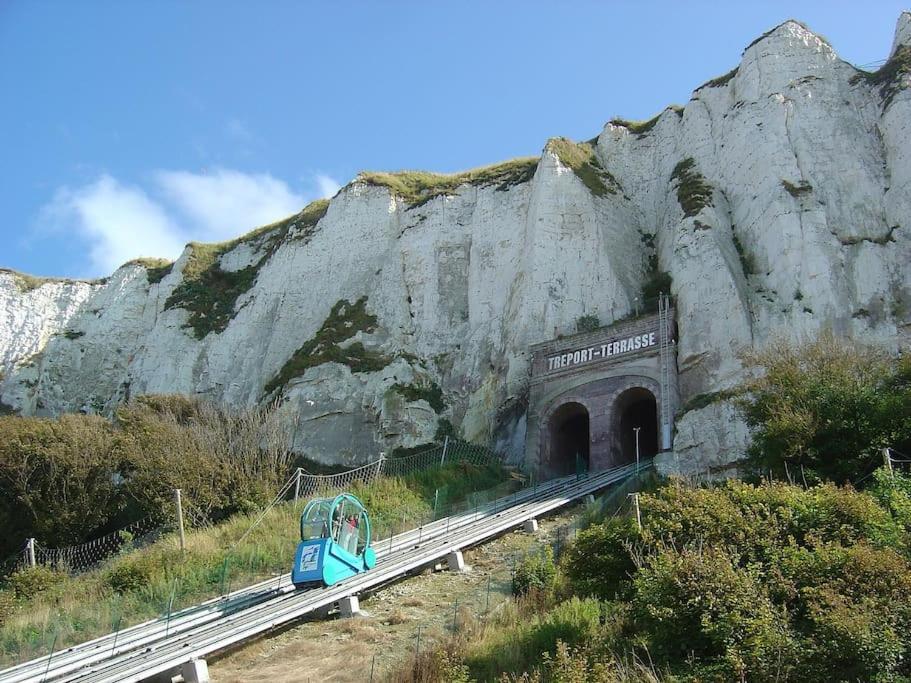 La Verriere. Les Locations Isahora C'Est Aussi Plusieurs Appart' De Standing A 2 Pas Du Chateau D'Eu, Des Falaises Du Treport, De Mers Les Bains Et Aux Portes De La Baie De Somme Eu (Seine-Maritime) Buitenkant foto